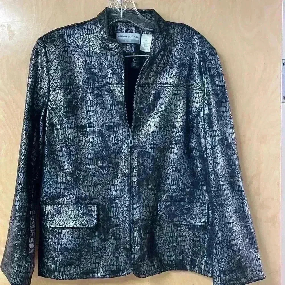 Alfred Dunner petite beautiful blazer.